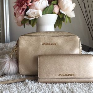 Michael Kors Purse And Wallet Set